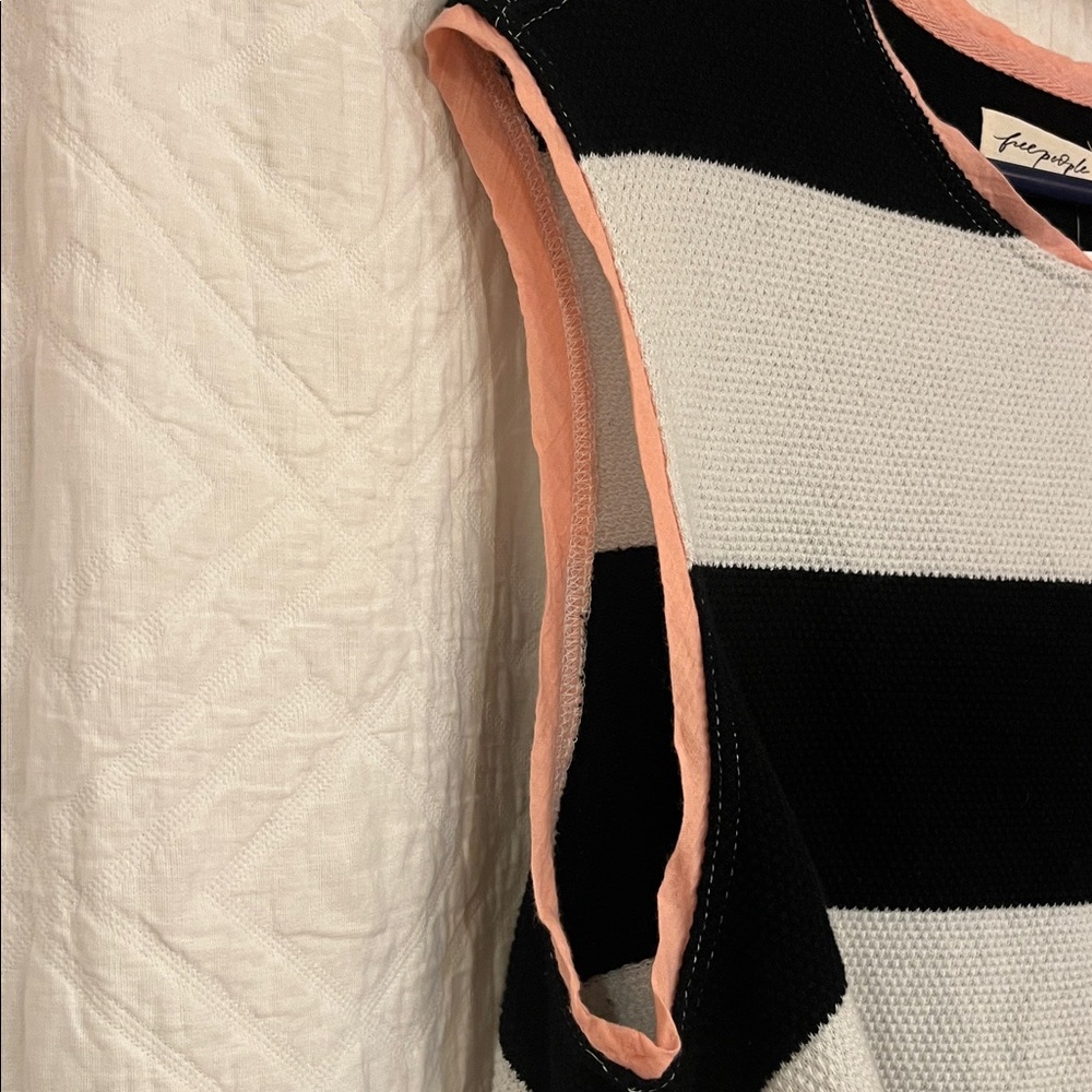 NWT Free People Walcott Sweatshirt - Picture 8 of 9